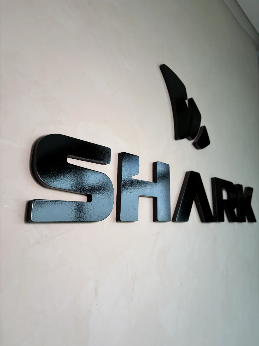 logo na parede (3)