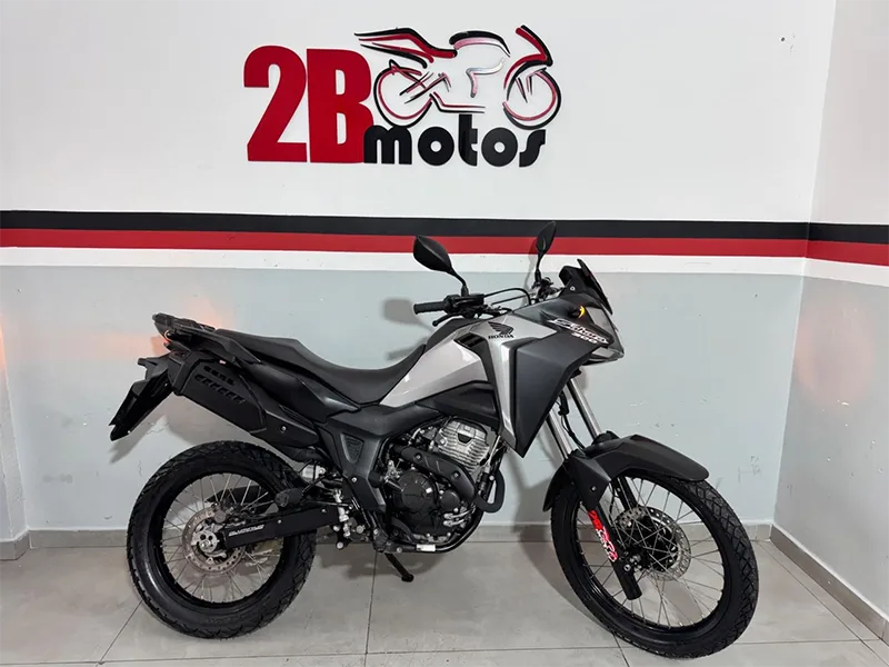 Honda XRE 300 Sahara